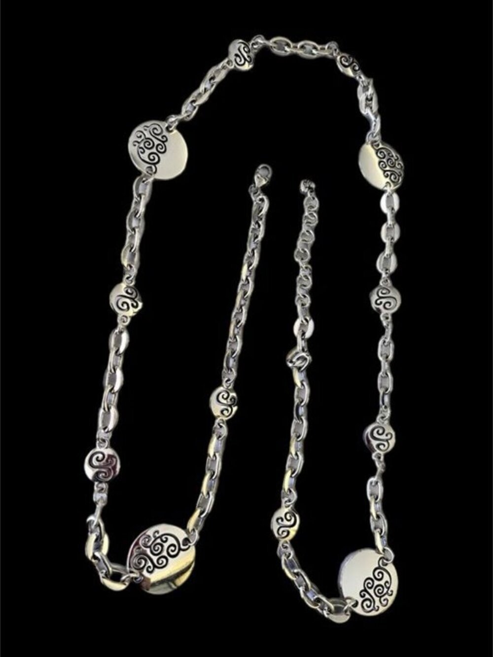 BRIGHTON SILVER TONE DISC 38" CHAIN NECKLACE Silver Plated Disc. Beautiful
